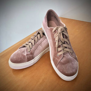 Catherine Malandrino NWT Mauve Velvet Platform Sneakers 8M